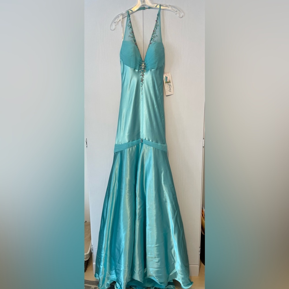 Prom dress Size 4, New never worn